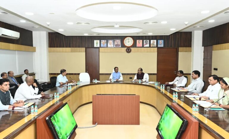  छत्तीसगढ़ में कृषि भूमि के बाजार मूल्य निर्धारण में बड़ा बदलाव, किसानों को मिलेगा न्यायोचित मुआवजा मुख्यमंत्री श्री विष्णु देव साय की अध्यक्षता में मंत्रीपरिषद ने दी मंजूरी