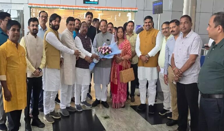  सीएम विष्णुदेव साय विदेश दौरे पर रवाना, दिल्ली में नेताओं से करेंगे चर्चा, जापान-दक्षिण कोरिया में निवेश को साधेंगे