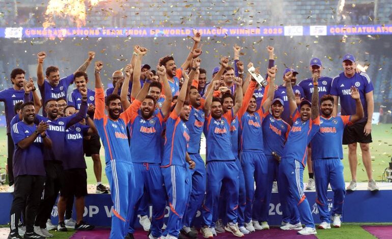  दुबई में एशिया कप फाइनल के बाद ट्रॉफी पर बवाल, PCB की हरकत से भड़का BCCI