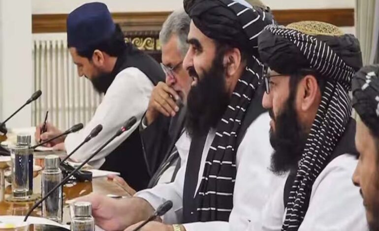  तालिबान मंत्री की प्रेस कॉन्फ्रेंस में महिला पत्रकारों की NO Entry पर विवाद, विदेश मंत्रालय ने दी सफाई — विपक्ष ने साधा निशाना