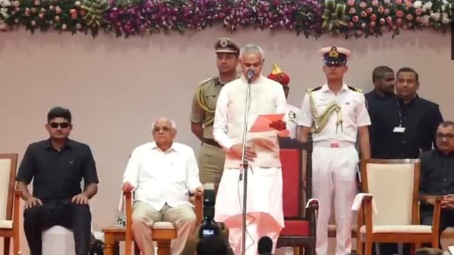  गुजरात कैबिनेट 2.0 : रिवाबा जडेजा समेत 25 नए मंत्रियों ने ली शपथ, 16 नए चेहरे शामिल