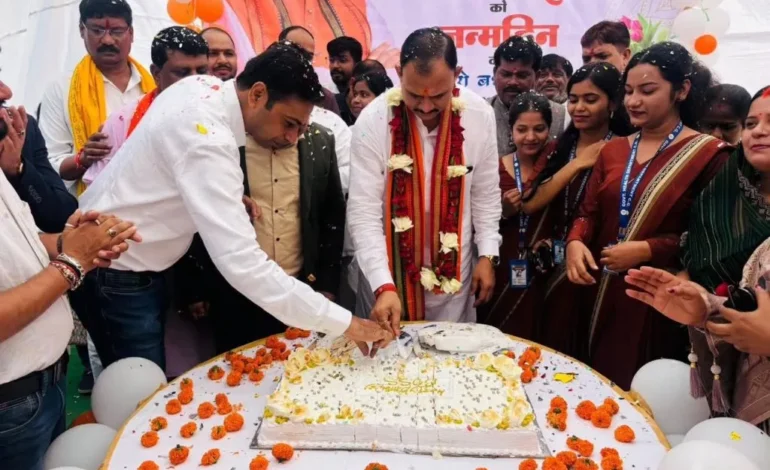  सड़क हादसे में बाल-बाल बचे स्वास्थ्य मंत्री श्याम बिहारी जायसवाल, जन्मदिन कार्यक्रम में शामिल होने जा रहे थे