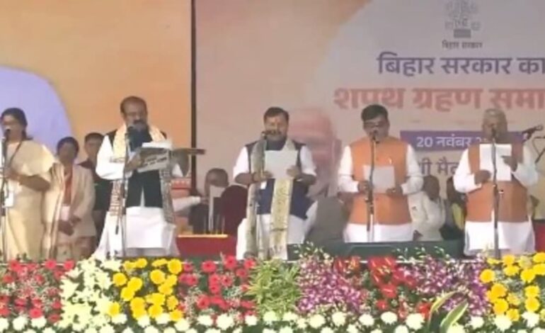 बिहार में नीतीश कुमार की ऐतिहासिक वापसी, 10वीं बार मुख्यमंत्री पद की शपथ