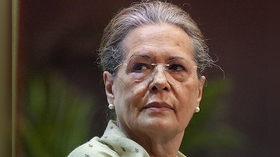 नागरिकता से पहले वोटर लिस्ट में नाम? सोनिया गांधी को कोर्ट का नोटिस, दिल्ली पुलिस भी घेरे में