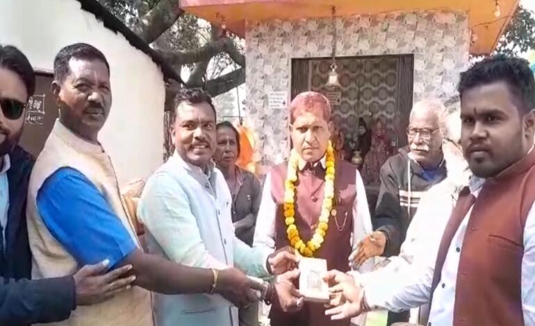  कांकेर हिंसा के बाद बड़ा मोड़: चर्च लीडर ने की ‘घर वापसी’, मंदिर में पूजा कर फिर अपनाया सनातन धर्म