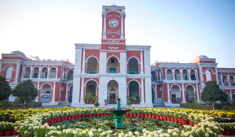  रायपुर: 14 साल बाद नगर निगम की सख्ती, राजकुमार कॉलेज से वसूला 1.64 करोड़ रुपये का बकाया संपत्ति कर