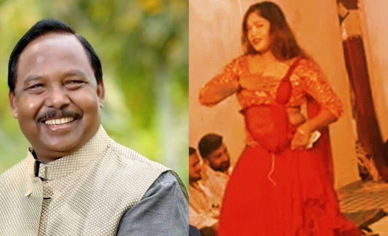 रेस्ट हाउस डांस विवाद: मंत्री रामविचार नेताम के बयान से सियासी बवाल, दीपक बैज बोले– अश्लीलता को ‘कला’ कहना छत्तीसगढ़ का अपमान