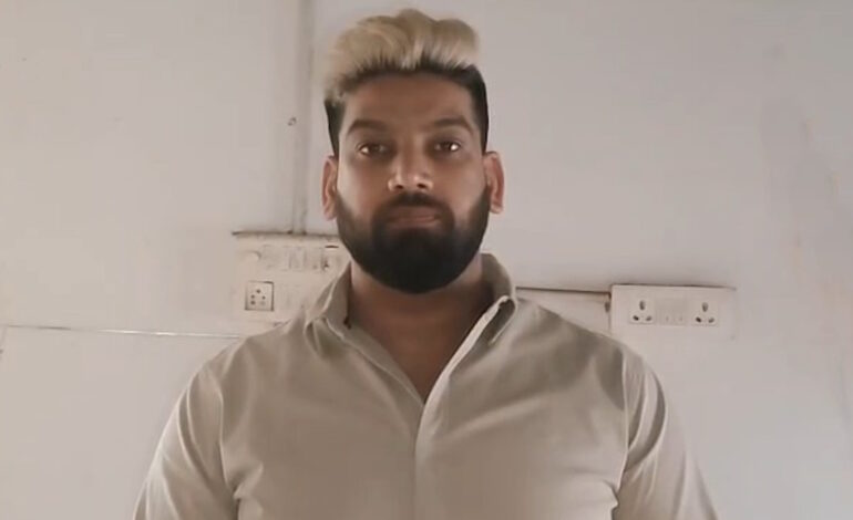  सुप्रीम कोर्ट से गिरफ्तारी पर रोक के बीच हिस्ट्रीशीटर रोहित तोमर पुलिस के सामने हुआ पेश, थाने में चली लंबी पूछताछ