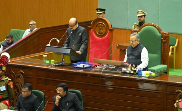  छत्तीसगढ़ विधानसभा बजट सत्र: राज्यपाल रमेन डेका ने रखा ‘विकसित छत्तीसगढ़ 2047’ का रोडमैप, नक्सल उन्मूलन और बस्तर विकास सरकार की शीर्ष प्राथमिकता