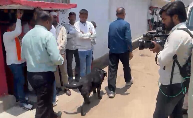 CG BREAKING: रायपुर में घर से संदिग्ध विस्फोटक सामग्री मिलने से हड़कंप, इलाके को पुलिस ने किया सील
