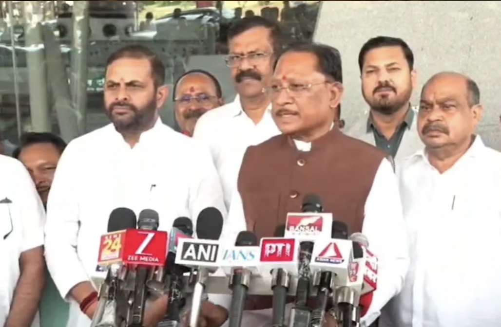 सिंगापुर दौरे से लौटे CM साय, छत्तीसगढ़ को मिले ₹43,600 करोड़ के निवेश प्रस्ताव; बोले- सभी MOU धरातल पर उतारेंगे